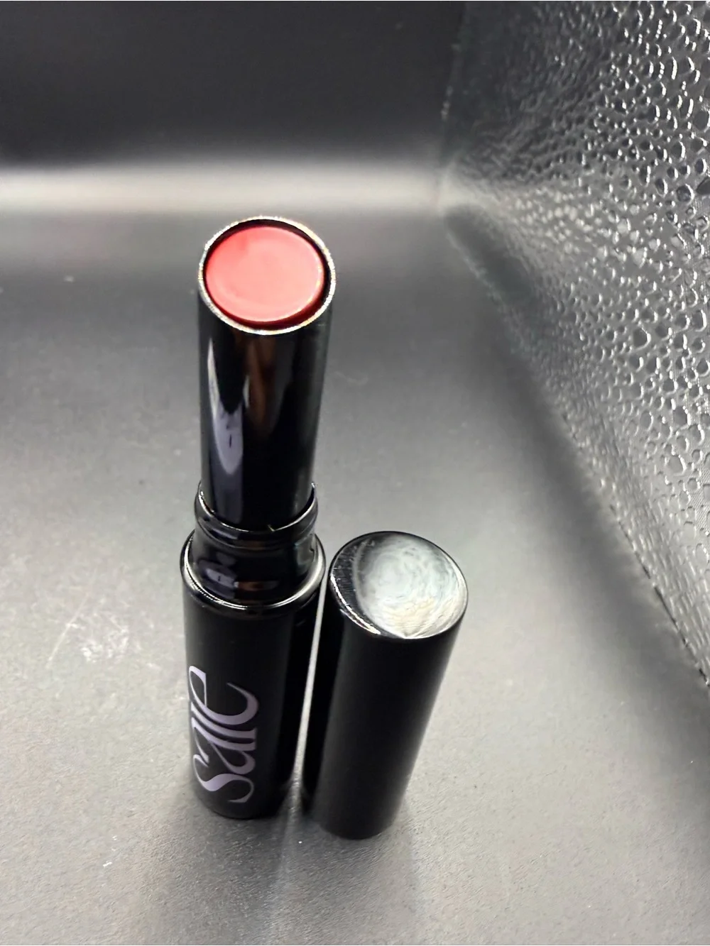 Saie Lip Blur Matte-Blurring Lipstick - classic red